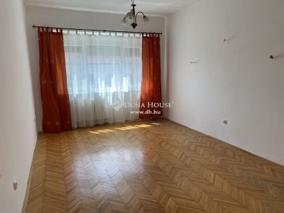 Eladó lakás Pécs