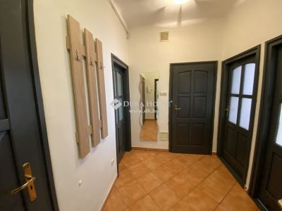 Eladó lakás Pécs