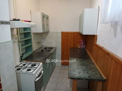 Eladó családi ház Apc