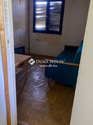 Eladó külterületi telek Bag