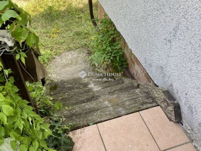 Eladó külterületi telek Bag