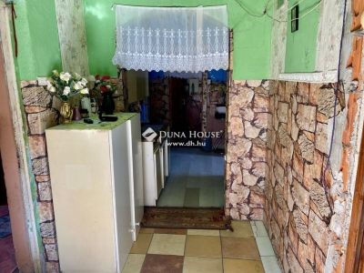 Eladó családi ház Tura