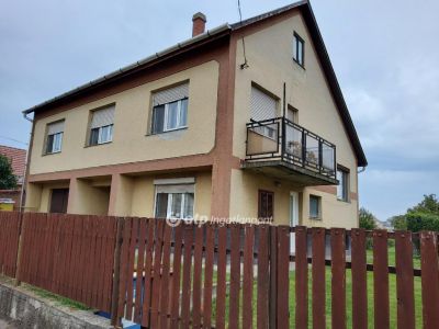 Eladó családi ház Hatvan