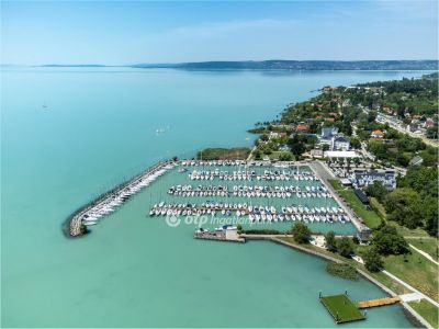 Eladó lakás Balatonkenese