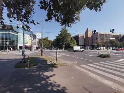 Kiadó utcai bejáratú üzlethelység Békéscsaba