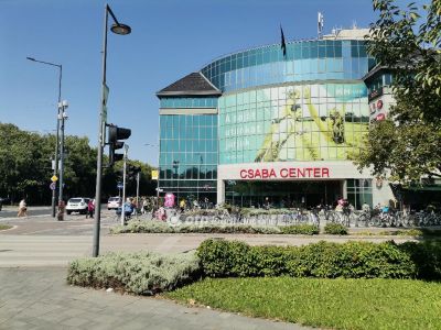 Kiadó utcai bejáratú üzlethelység Békéscsaba