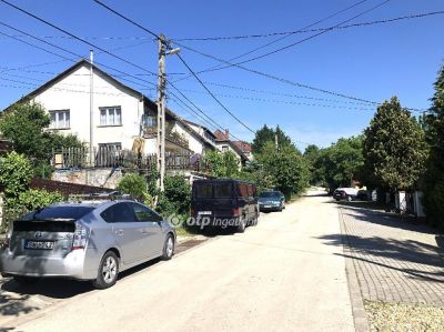 Eladó családi ház Budakalász