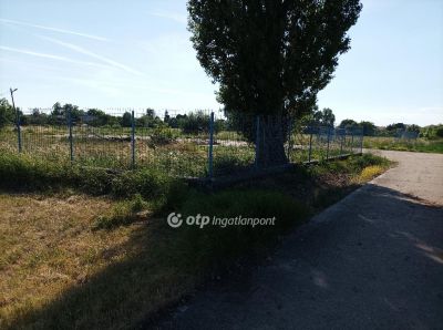 Eladó lakóövezeti telek Polgár