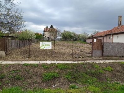 Eladó lakóövezeti telek Polgár