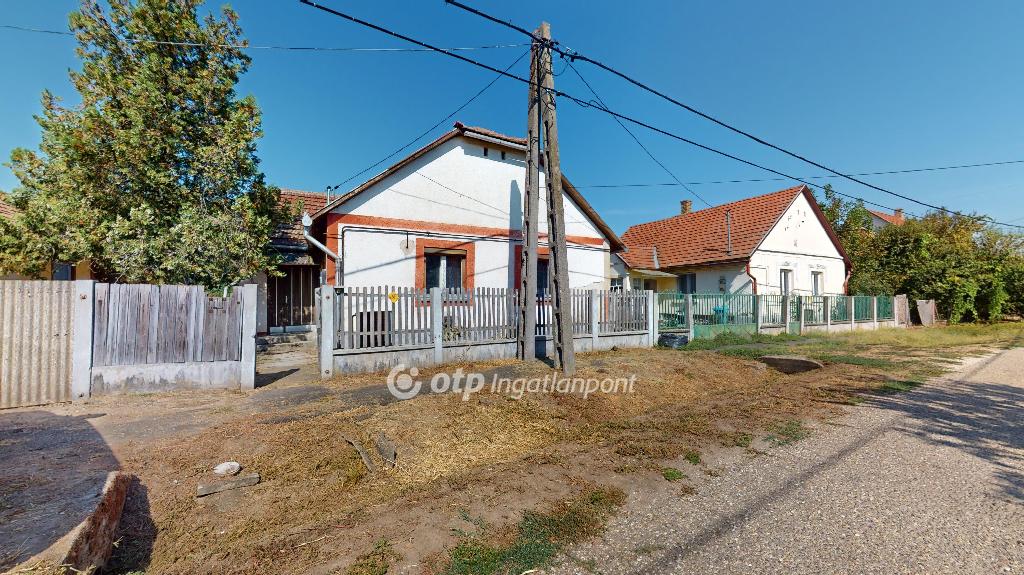 Eladó családi ház Polgár