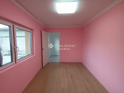 Eladó ikerház Esztergom