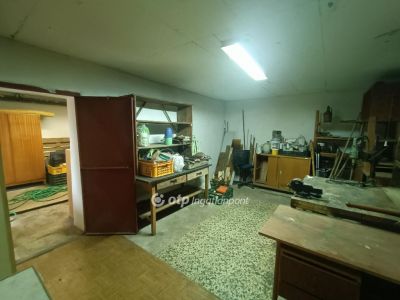 Eladó családi ház Budakeszi