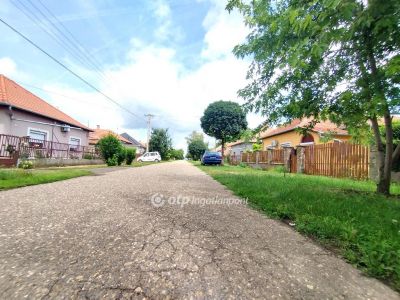 Eladó családi ház Kenderes