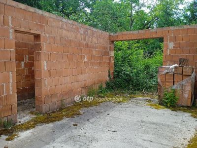 Eladó családi ház Becskeháza