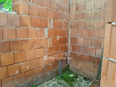 Eladó családi ház Becskeháza