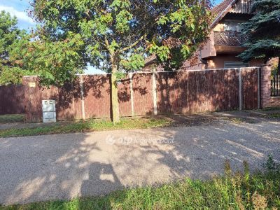 Eladó lakóövezeti telek Békéscsaba