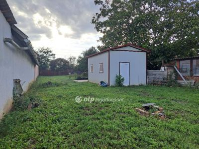 Eladó lakóövezeti telek Békéscsaba