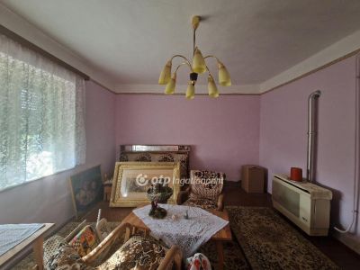 Eladó családi ház Poroszló