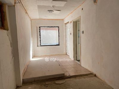 Eladó családi ház Adács