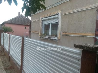 Eladó családi ház Hajdúbagos