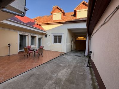 Eladó családi ház Kecskemét