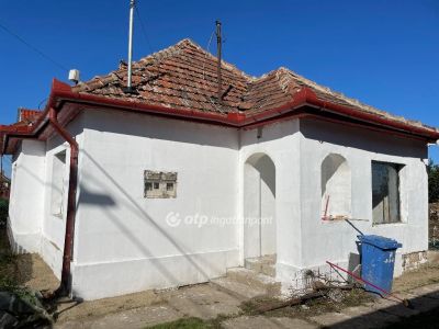 Eladó családi ház Adács