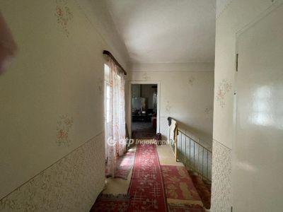 Eladó családi ház Abasár