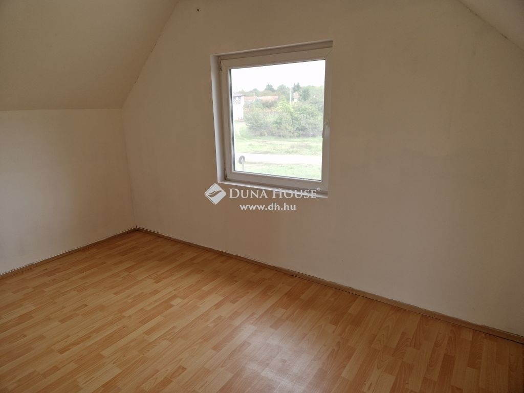Eladó családi ház Monor