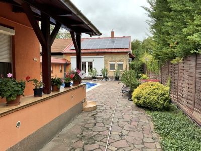 Eladó családi ház Majosháza