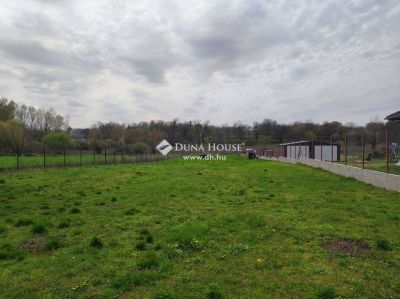 Eladó lakóövezeti telek Tápióság