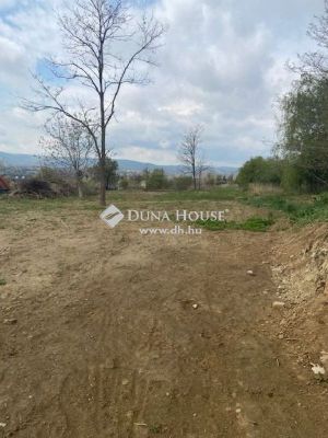Eladó külterületi telek Pécs