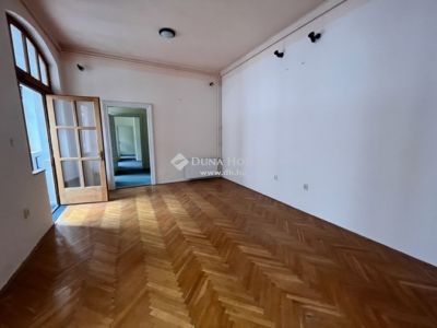 Eladó lakás Pécs