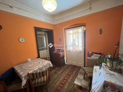 Eladó családi ház Domony