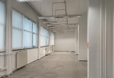 Kiadó irodahelység irodaházban Tatabánya