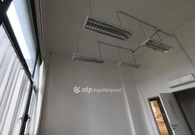 Kiadó irodahelység irodaházban Tatabánya