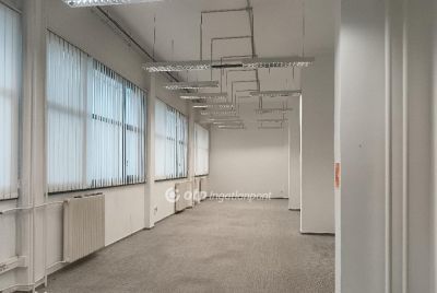 Kiadó irodahelység irodaházban Tatabánya