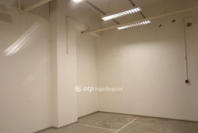 Kiadó irodahelység irodaházban Tatabánya