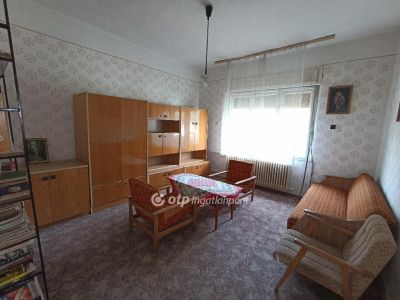 Eladó családi ház Jászapáti