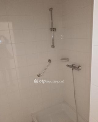 Kiadó irodahelység irodaházban Szeged