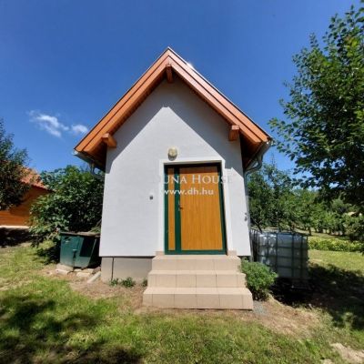 Eladó pince, présház Környe