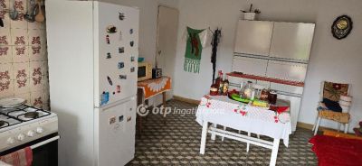 Eladó családi ház Újléta