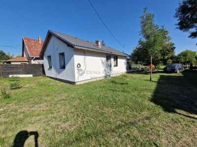 Eladó családi ház Tápióság
