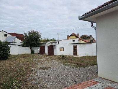 Eladó családi ház Pécs