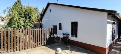 Eladó családi ház Szentes