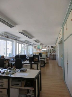 Eladó irodahelység irodaházban Szekszárd