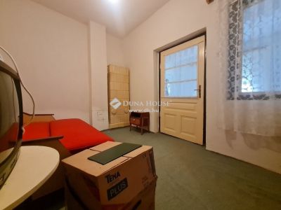 Eladó családi ház Zics
