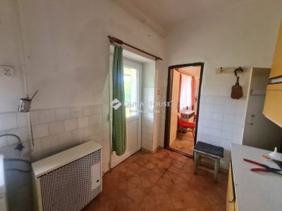 Eladó családi ház Zics