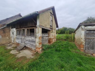 Eladó családi ház Zics