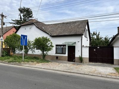 Eladó családi ház Szekszárd