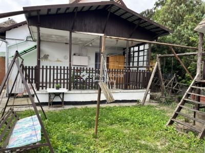 Eladó családi ház Szekszárd